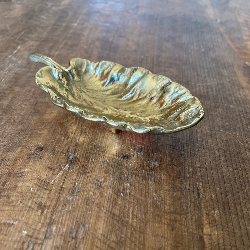 Vintage Brass Leaf Tray: Primrose Leaf